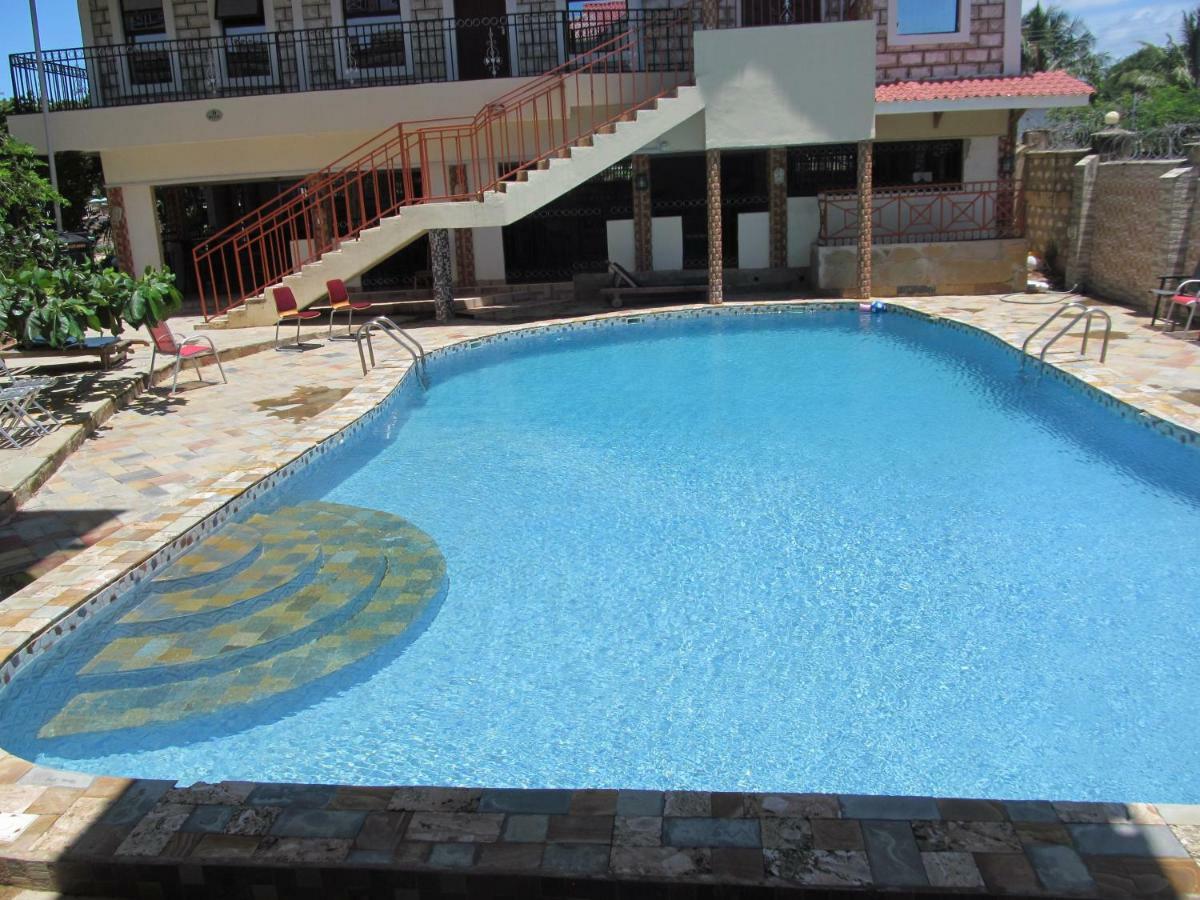 Diplomat Diani Beach Resort Exteriör bild