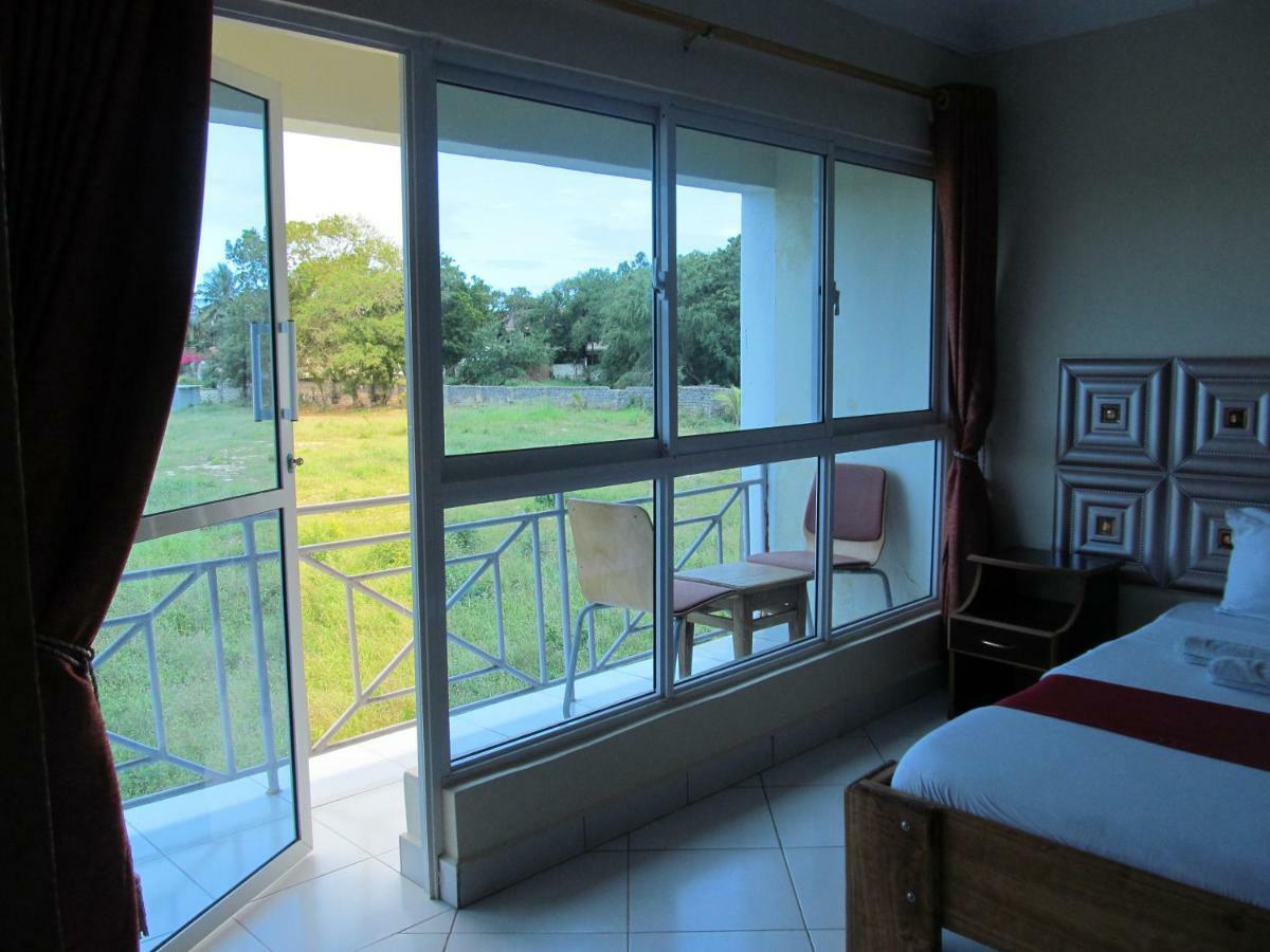 Diplomat Diani Beach Resort Exteriör bild