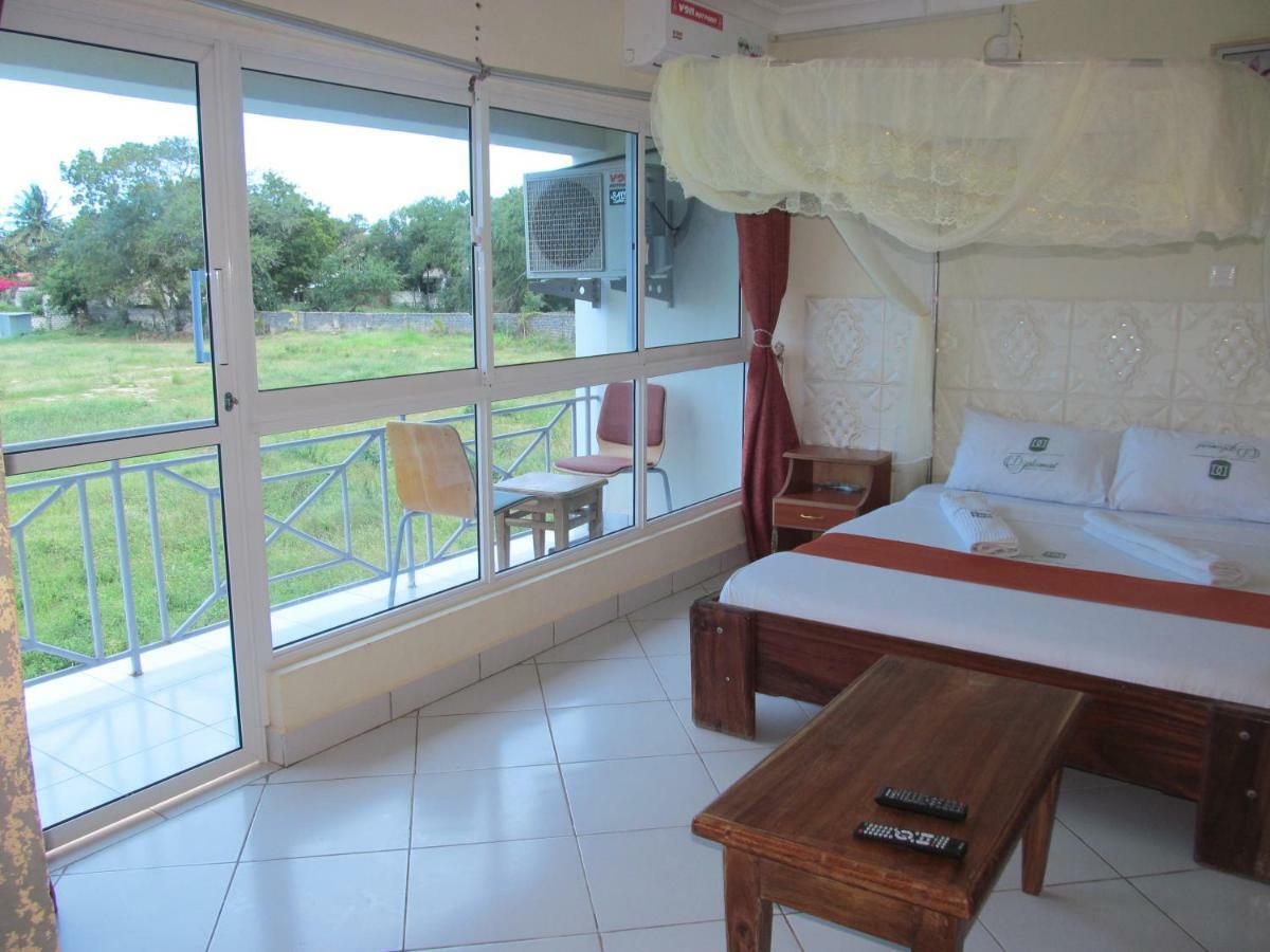 Diplomat Diani Beach Resort Exteriör bild
